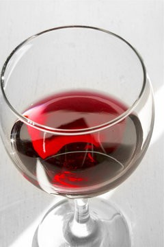 Glassof red wine