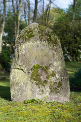 alter Grabstein