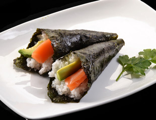 Flautas de sushi roll,comida japonesa.