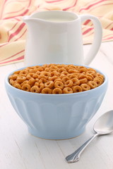 Whole wheat cereal loops