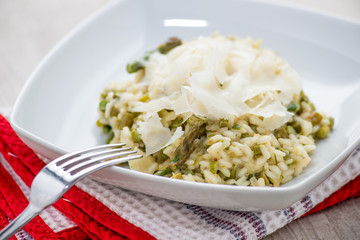 Risotto con gli asparagi e raspadura