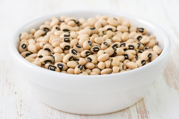black eyed peas in bowl