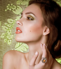 Fototapeta na wymiar Fashion woman with jewelry precious decorations.