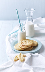 Butter Cookies with White Chocolate and Milk