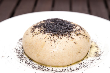 Germknödel auf Teller