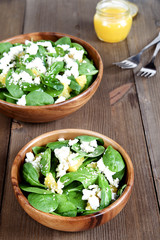 Spinach salad with oranges and sesame seeds