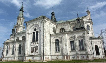 Fototapeta na wymiar Kościół w Koziegłowkach