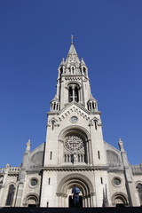Fototapeta premium Église Notre-Dame-de-la-Croix de Ménilmontant à Paris