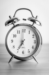 Naklejka premium Clock process old vintage black and white style pictures