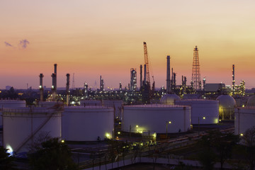 Fototapeta premium Oil refinery