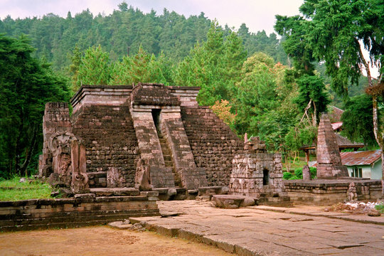 Mexican-style hindu temple in Java, Candi Sukuh, Indonesia