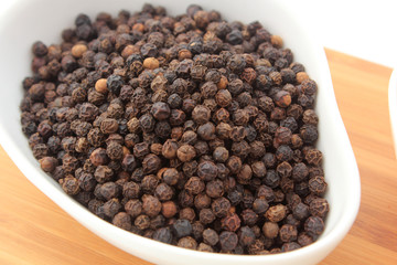 gros sel poivre en grains