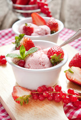 Strawberry ice cream