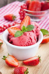 Strawberry ice cream