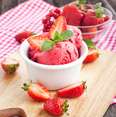 Strawberry ice cream