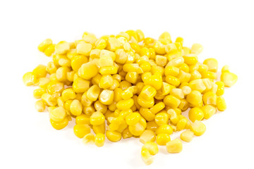 Frischer Mais auf weißem Hintergrund