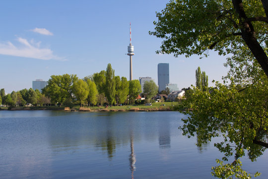 Die 703 Besten Bilder Stock Fotos Und Vektorgrafiken Zu Neue Donau Adobe Stock