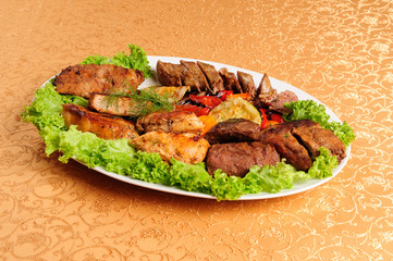 roast with baked vegetables