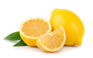 Fototapeta na wymiar Lemon with leaves