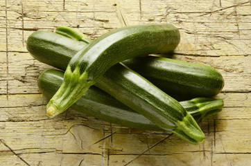 Cucurbita pepo Gartenkürbis Abobrinha Zucchini