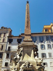 Obelisco a Piazza del Pantheon a Roma