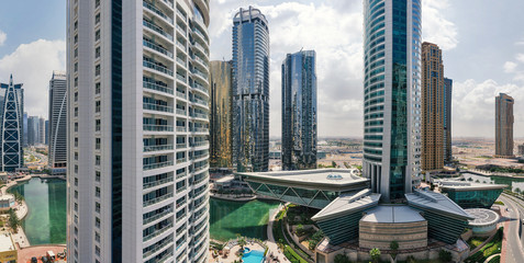 Naklejka premium Budynki w Jumeirah Lakes Towers.