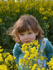 enfant au printemps