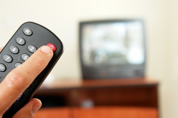 fernbedienung fernseher umschaltet