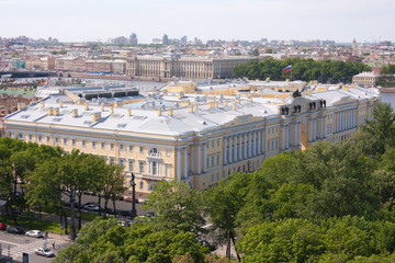 Fototapeta na wymiar Admiralicji w Petersburgu