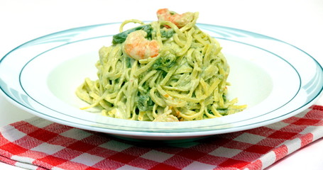 pasta con asparagi e gamberetti
