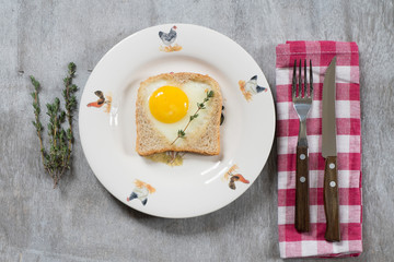 Fried eggs with a toast