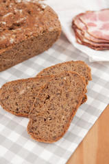 Vollkornbrot