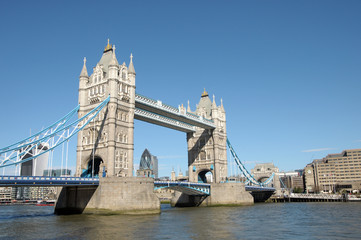 Fototapeta na wymiar Tower Bridge over River Thames in London
