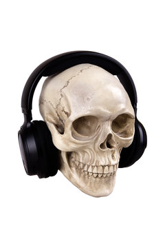 skull with earphones