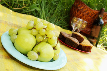 fruit, dessert and wine