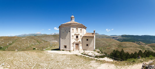 The park of Rocca Calascio, Santa Maria della Pietà