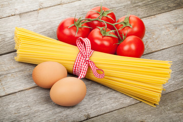 Pasta, tomatoes and eggs