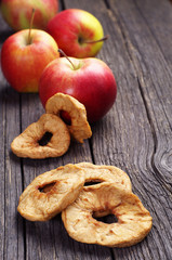 Dried sliced and red apples