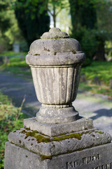 Urne aus Stein