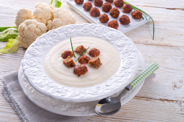 cauliflower cream soup