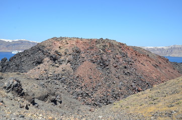 île volcanique près de Santorin, Grèce