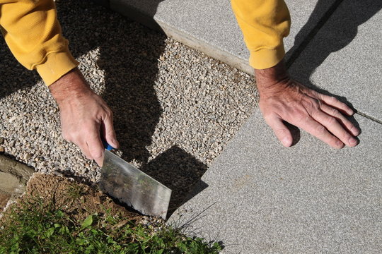 Terrassenplatten verlegen