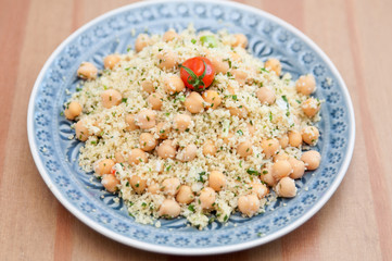 Couscous Salat mit Kichererbsen