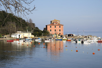 Fototapeta na wymiar Baratti bay , small tourist harbor - Tuscany