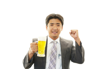 ビールを飲むビジネスマン