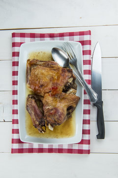 Paletilla de cordero lechal asada en horno de le&ntilde;a