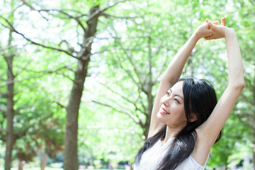 ストレッチする女性