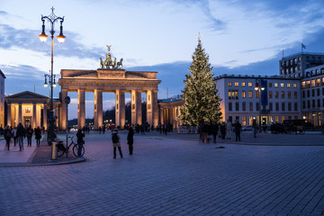 brandenburger tor weihnachtsstimmung