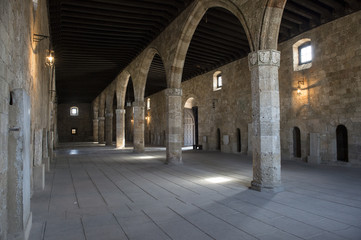 Obraz premium Saal im archäolischen Museum in Rhodos-Stadt, auf der Insel Rhodos, Griechenland