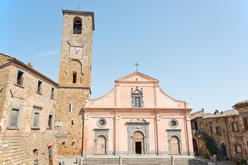 Fototapeta na wymiar Kościół San Donato-Civita di Bagnoregio